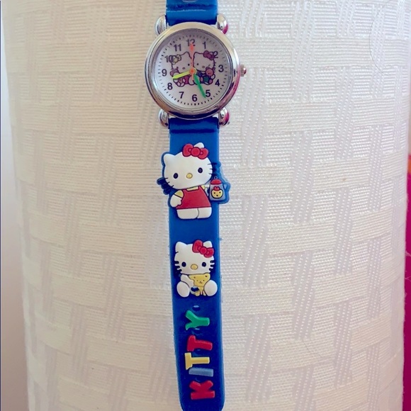 ⭐️Hello Kitty Water Resistant Kids Watch- NWOT⭐️ - Picture 3 of 4